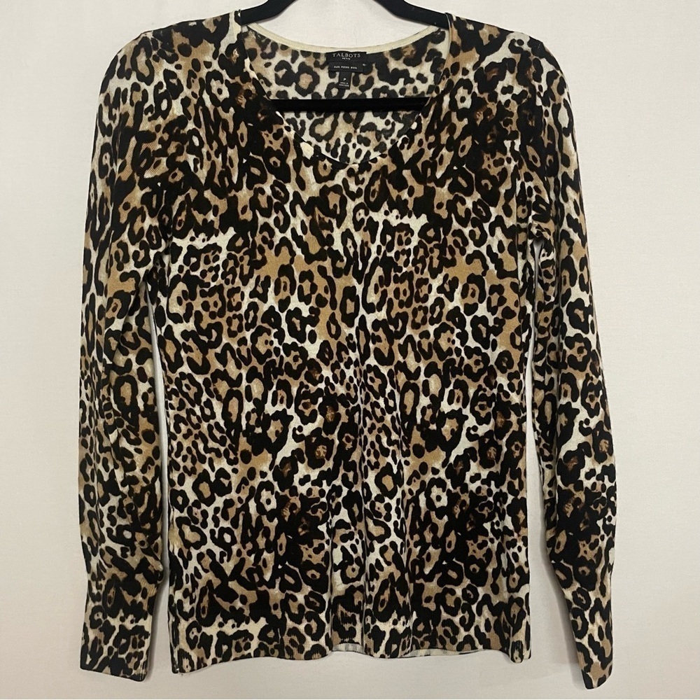 Talbots Soft Merino Wool Bishop Sleeve V-Neck Sweater in Leopard Print - Picture 5 of 14
